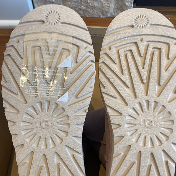 NWT UGG Irina Boots - Picture 10 of 14